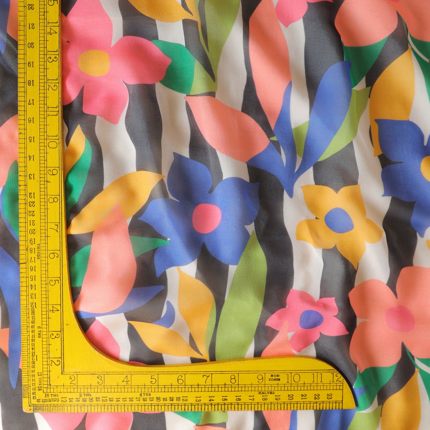 Pure Georgette Abstract Floral Pattern Printed Fabric